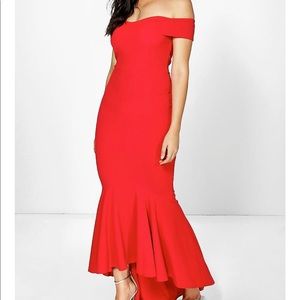 Boohoo red Bardot dress size M (6)
